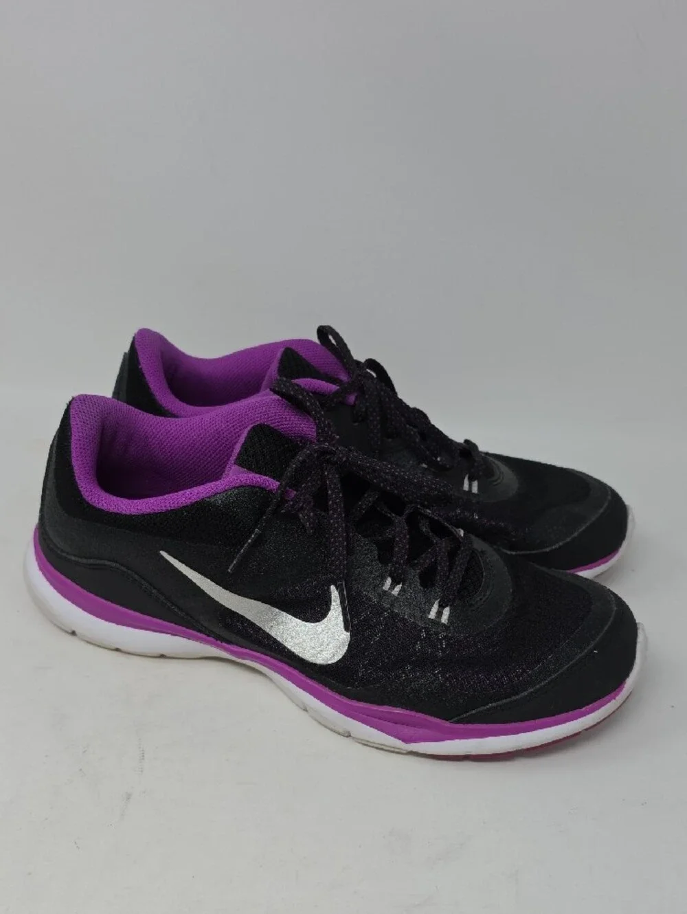 Nike Women’s Black & Purple Athletic Training Shoes Size 9